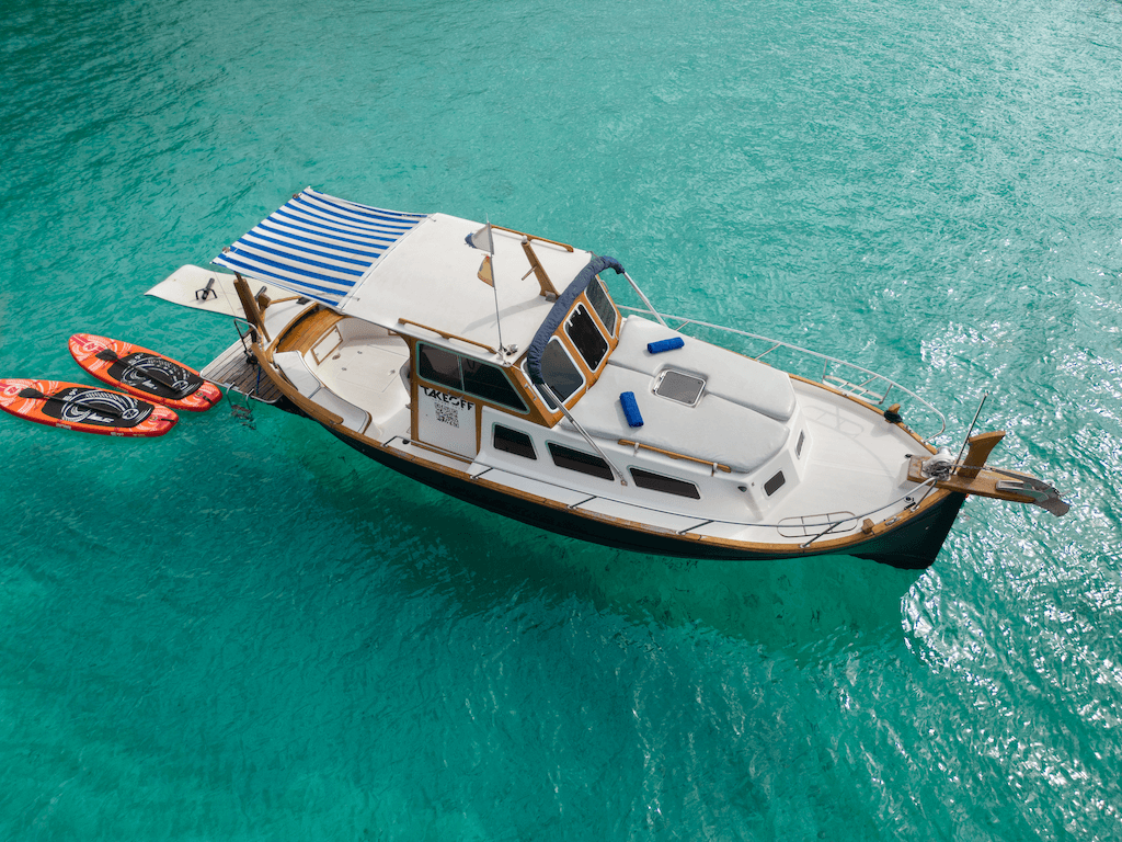 classic-boat-puente-solarium