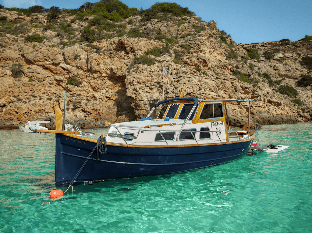 classic-boat-san-antonio-ibiza-exterior