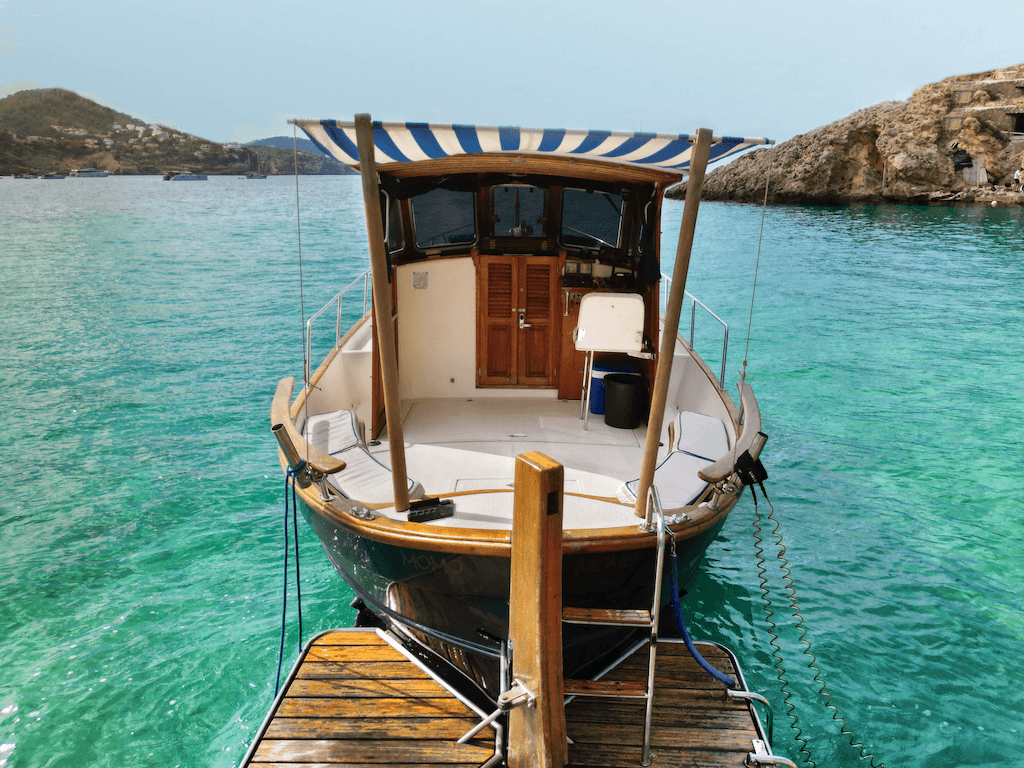 ibiza o classic-boat-water-toys